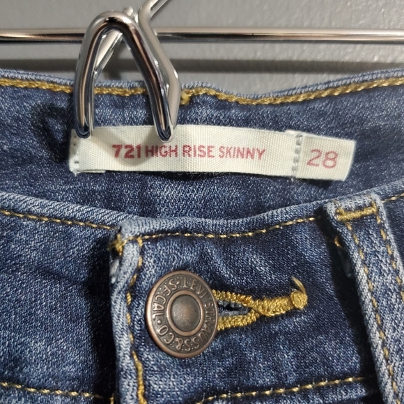 Levi's 721 High Rise Skinny Jeans Size 28 Medium Wash - Picture 6 of 6